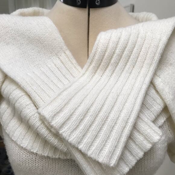 Player Gold Cowl Neck Belted Sweater Cream Large - Picture 3 of 12